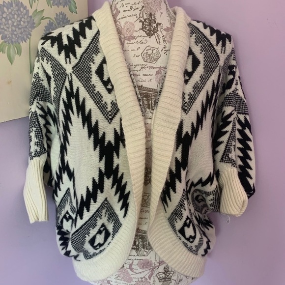 ELAN Aztec Print Cocoon Sweater - Picture 2 of 4